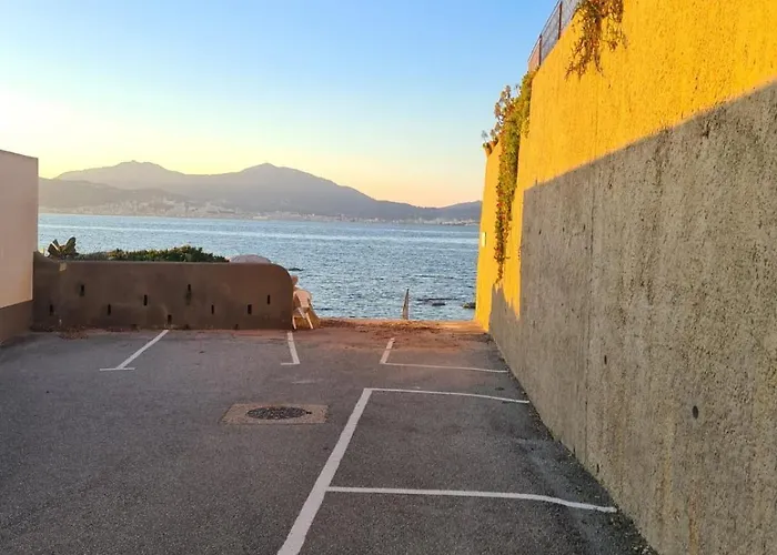 T2 Jardin & Acces Privee Apartment *